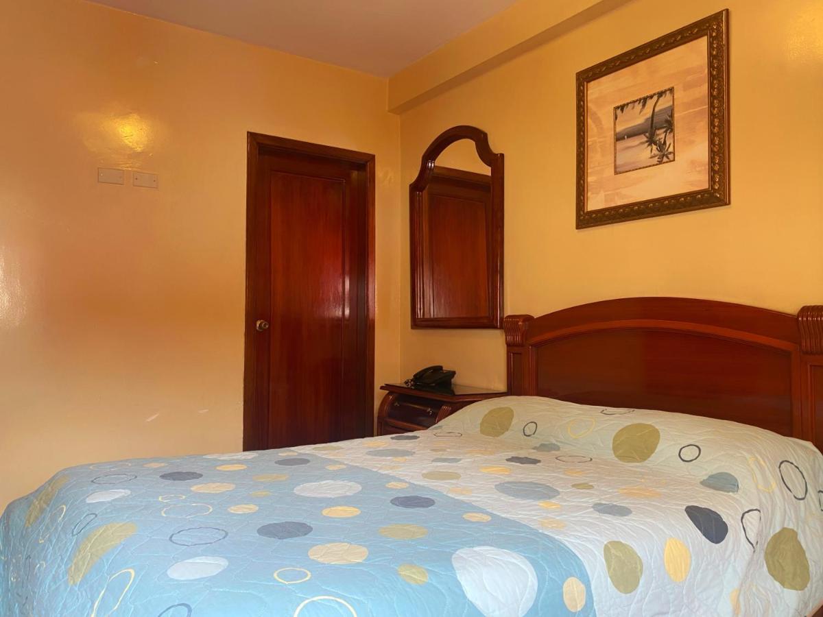 Hostal Montesa Guayaquil Exterior photo